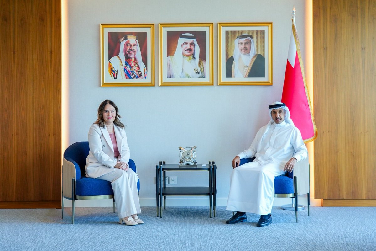 SRBinBahrain's tweet photo. HE Tatjana Garcevic, Ambassador of the Republic of Serbia to the Kingdom of Bahrain, met with HE Dr. Shaikh Abdulla bin Ahmed Al Khalifa. Minister of Transportation and Telecommunications of the Kingdom of Bahrain.
The meeting reaffirmed the shared commitment of both countries to further strengthening bilateral relations and enhancing cooperation in areas of mutual interest. 🇷🇸🇧🇭