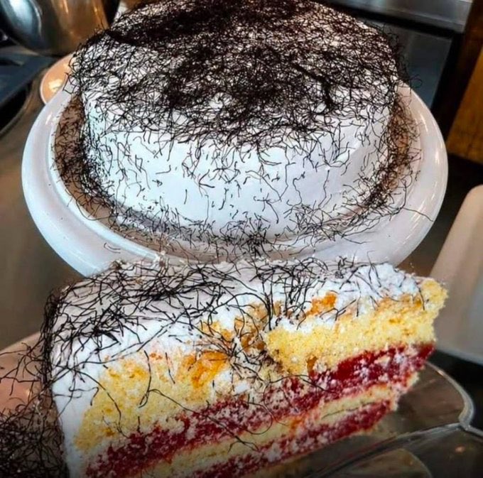 TropicanoGrim's tweet photo. Jane Crocker: Huh? where's my armpit hair?
Me in the kitchen decorating a delicious cake: https://t.co/1CNDxgfwz7