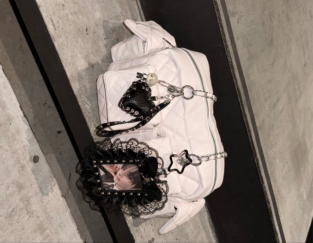 soydriki's tweet photo. my bag on 🔝𓂃 𓈒𓏸 𐂯 https://t.co/1npxK2Dgnt