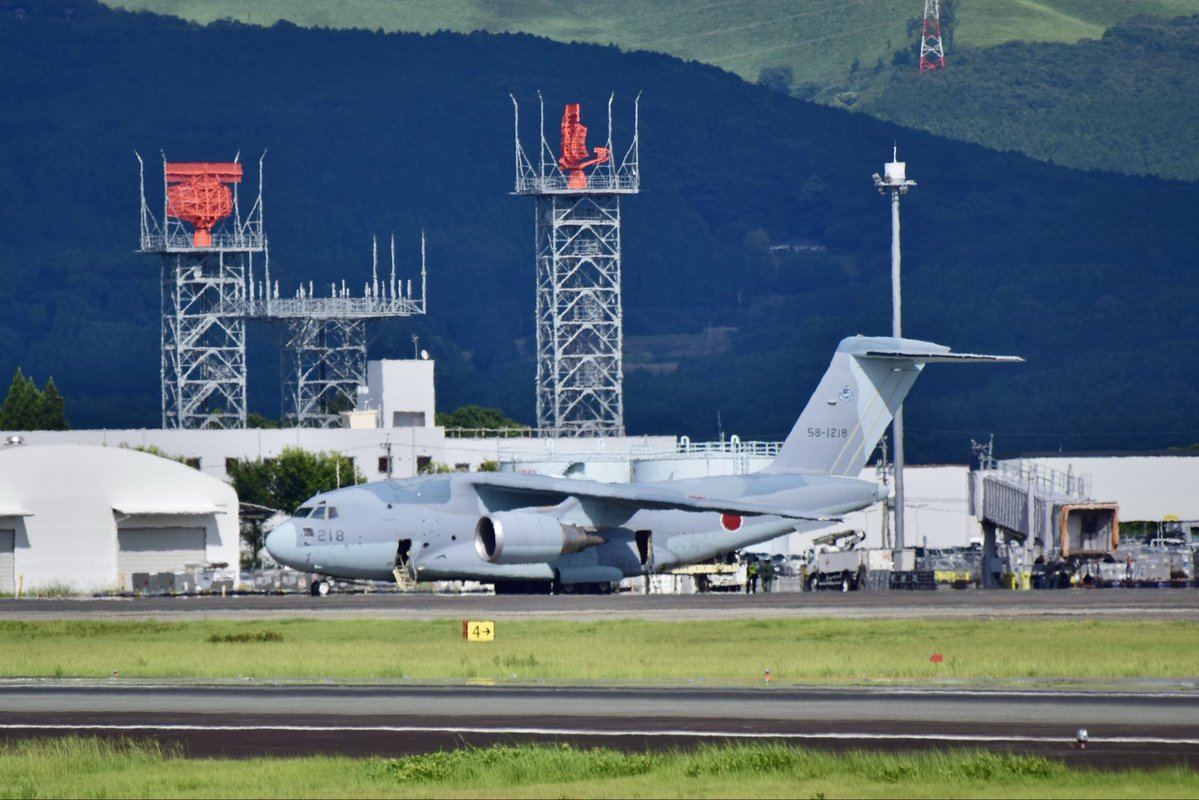 Hiroki19822174's tweet photo. 熊本空港にCｰ2飛来‼️
スポットクーラー300台を入間基地から運んできてくれました！ https://t.co/V2MbrtSFSk