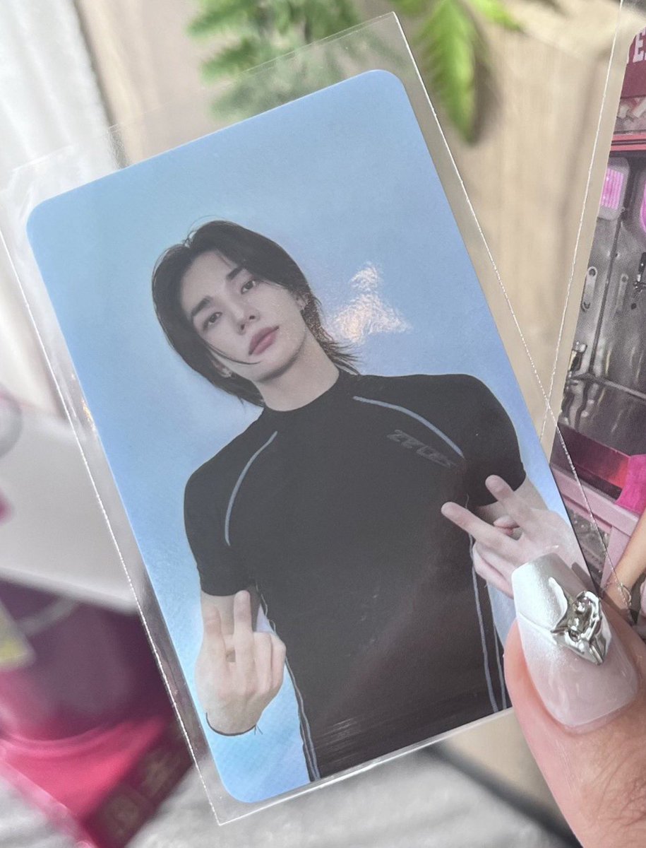 evgmonn's tweet photo. OMGGGG HYUNJIN’S PHOTOCARD FROM “AFTER YOU”?????? https://t.co/2PJOnIyk7T