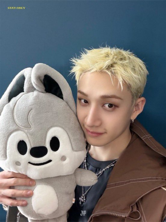 skzpopbase's tweet photo. ‘STAY in Our Little House' Behind Cuts OT8 thread🧵!

Bang Chan🐺 https://t.co/86eTLVQu3l