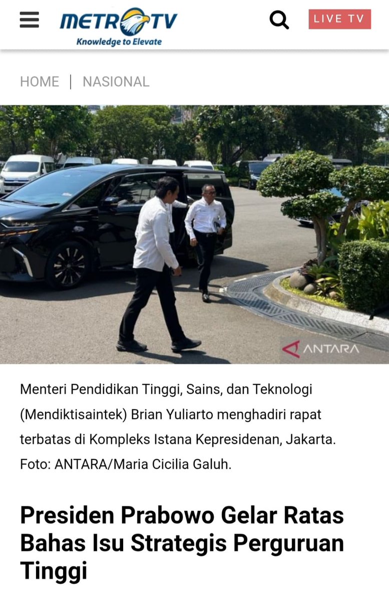 Widdyaptrii's tweet photo. TNI tak hanya mengobati, melainkan juga memberikan edukasi hidup bersih dan sehat. Menghindari penyakit infeksius dan kekurangan gizi di daerah terisolir.
Bukti Kerja Nyata https://t.co/A9Vao4c4p6