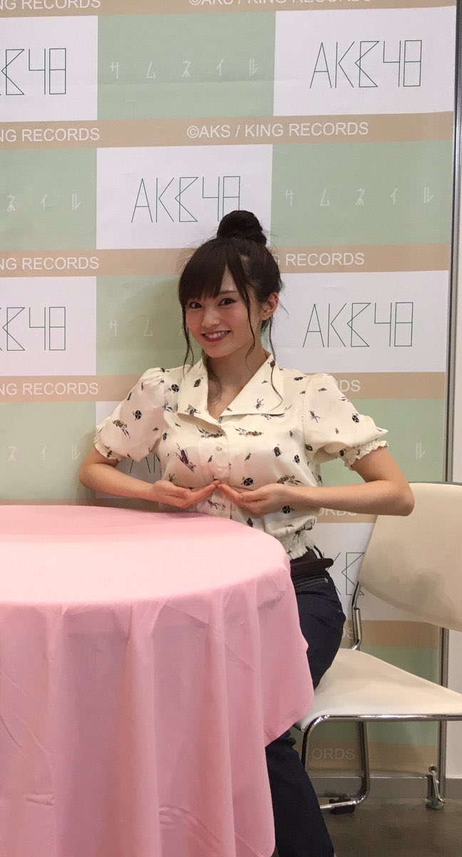 HIKARI_prpr's tweet photo. ここで山本彩㌠の神ファンサを見てみましょう https://t.co/w9RgYGGNVZ