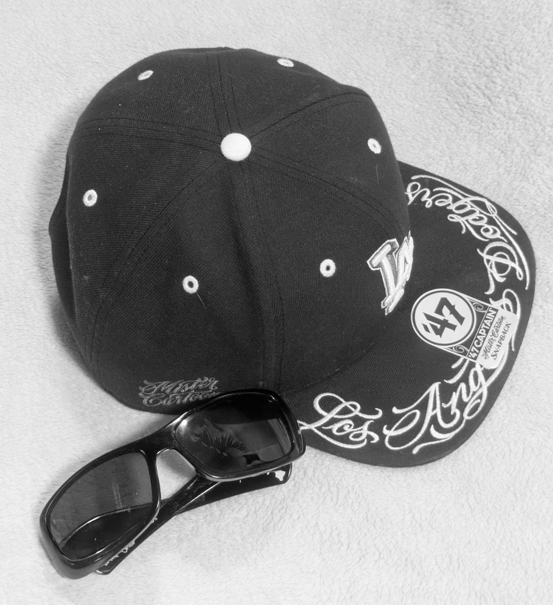 L_wonderland11's tweet photo. Today's headgear🧢🕶
#photography #photographylover #streetfashion #47brand #mrcartoon #oakley https://t.co/cxrtldhmNE