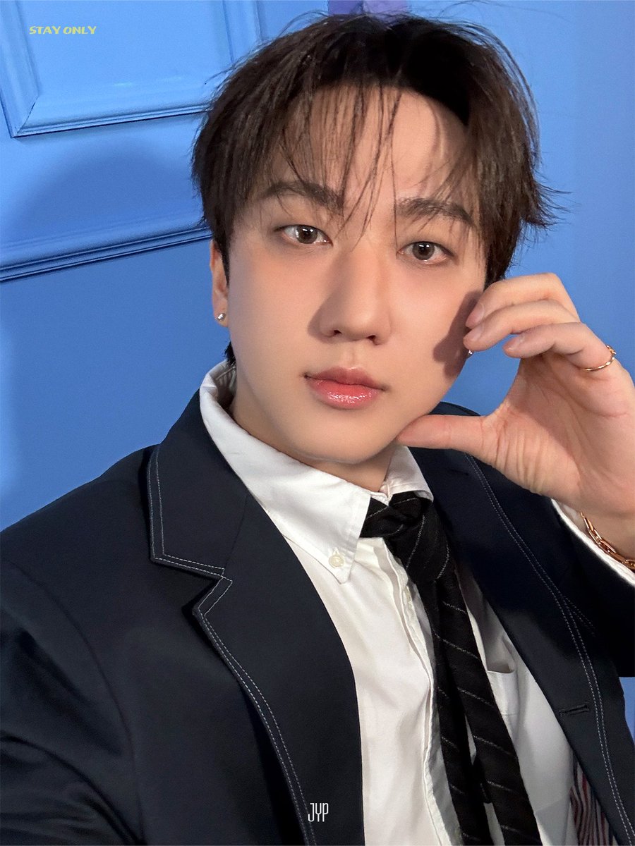 scbcb's tweet photo. 'STAY in Our Little House' Behind Cuts🏠🤳 | 2026 STAYweeK #창빈 (4/5) https://t.co/BnoY5i5PEy