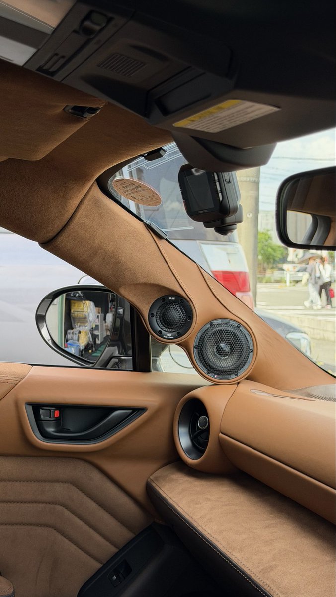 giko_0203's tweet photo. 今回のGR86は内装を張り替え🟫
色味や素材のバランスにこだわり、マイクロファイバーレザー2色とスエードを使い分けることで、純正にはない上質な空間に仕上げました。
毎日乗る車だからこそ、乗り込んだ瞬間に気分が上がる内装を。
施工のご依頼ありがとうございました!
#GR86
#トヨタ https://t.co/FDukt10r1D