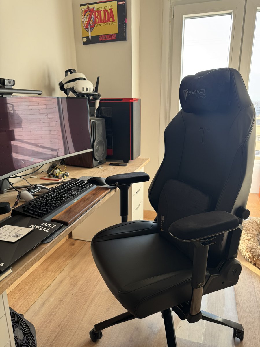 alvarogl's tweet photo. There we go #Secretlab https://t.co/49oxMheoH9