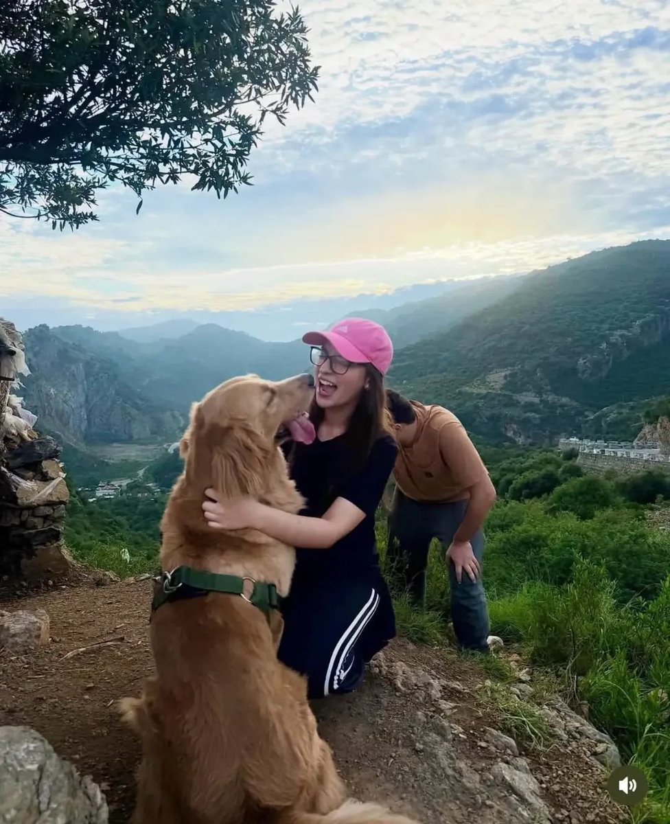 KhanzadiPinky's tweet photo. Dananeer Mobeen enjoying in mountains #fyp #insta #dananeer #trending https://t.co/f76DjuR26h