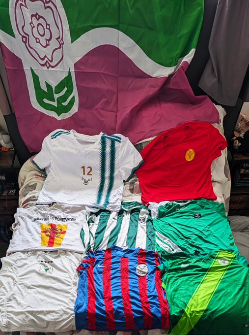 anglogalician's tweet photo. De las variopintas pieles del ciervo

Pueden apreciar, entre otros, el uniforme de los Sheffield Stags para la I Edición, para la VII, para la XII, su camiseta en la XVIII, para la XIX...

Piezas de museo
La Memoria de la @anglogalician sin planchar

The Killing of a Sacred Deer. https://t.co/guJtsaSyjW