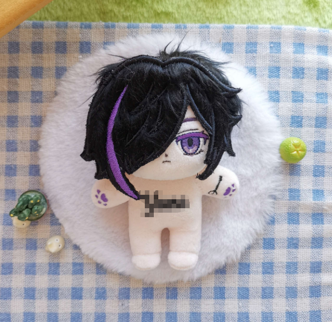 EvaCustom's tweet photo. ふわふわの黒髪に紫の差し色が映える、20cmのケモミミぬいちゃん🖤💜
大きなケモミミとふさふさのしっぽがとっても愛らしく、片目を隠した前髪と淡い紫色の瞳が、どこかミステリアスな雰囲気をまとっています。少し拗ねたような表情も可愛くて、つい目を奪われてしまいます。
ブラックとパープルの組み合わせがクールでありながら、ふわふわの毛並みがやさしい印象をプラス。可愛さとミステリアスな雰囲気をあわせ持った、特別な20cmぬいちゃんです。お部屋に飾っても、一緒にお出かけしても癒されること間違いなしです✨
#20cmスタンダード型-洗水兔毛 
++++++++++++++++++++++++++
写真をもとにカスタマイズ棉人形🥰
無料で人形をデザインします!
https://t.co/gVeZ5Rn9th

#かわいい #ぬいぐるみ  #推し活 #コットンドール #手作りドール #オーダーメイドドール #ハンドメイドドール