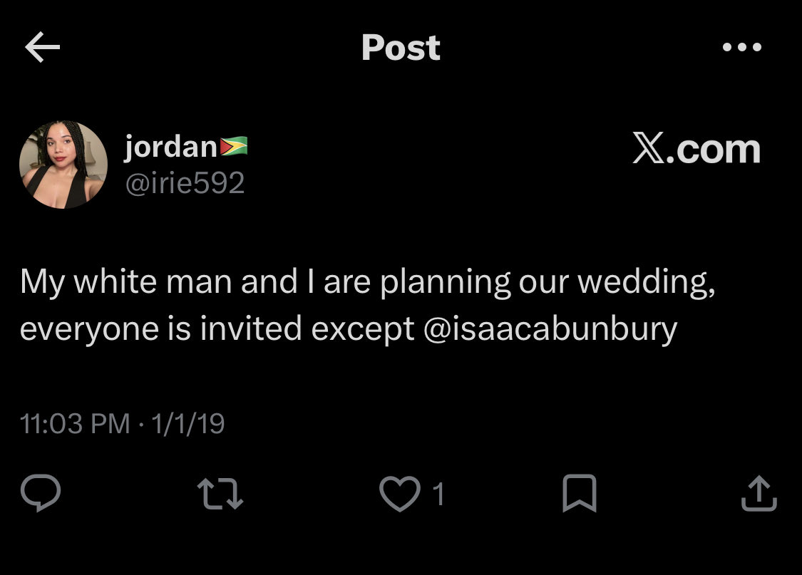 ItsOkToLaugh973's tweet photo. You called yourself a white mans whore. Not only that you was dating and fucking racist white men who was calling your hair nappy… you not qualified to make a joke like this #SayNoToSwirlLove https://t.co/reRghnO55d
