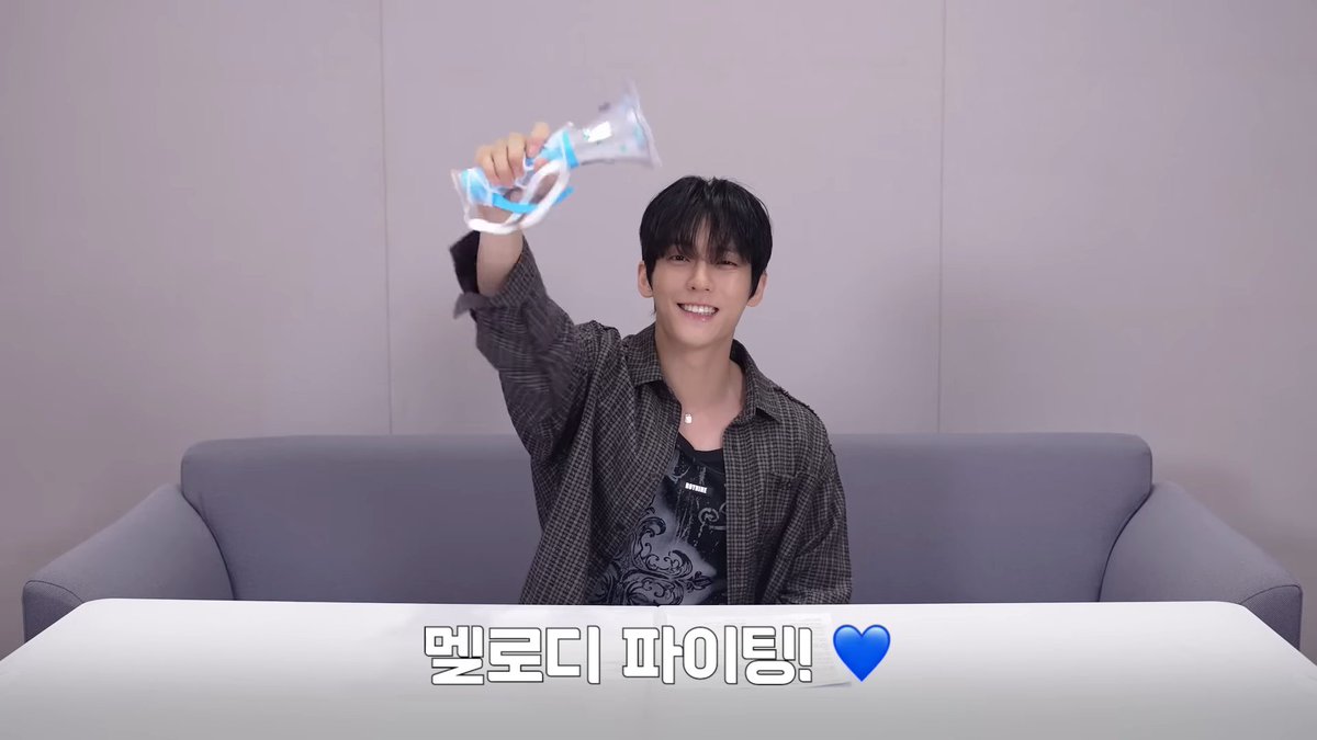 kstar_trend's tweet photo. 🐶 비투비 컴퍼니 유튜브 이민혁 탑 정보!!  

▪ STAR : 비투비 이민혁 
▪ BRAND : 로이나인 
▪ PRODUCT : 블랙 페인팅 민소매 티셔츠 
▪ PRICE : 39,000원 

🔗https://t.co/NAUELFxDOI 

#비투비 #BTOB #이민혁 #leeminhyuk https://t.co/7ZaC499zob