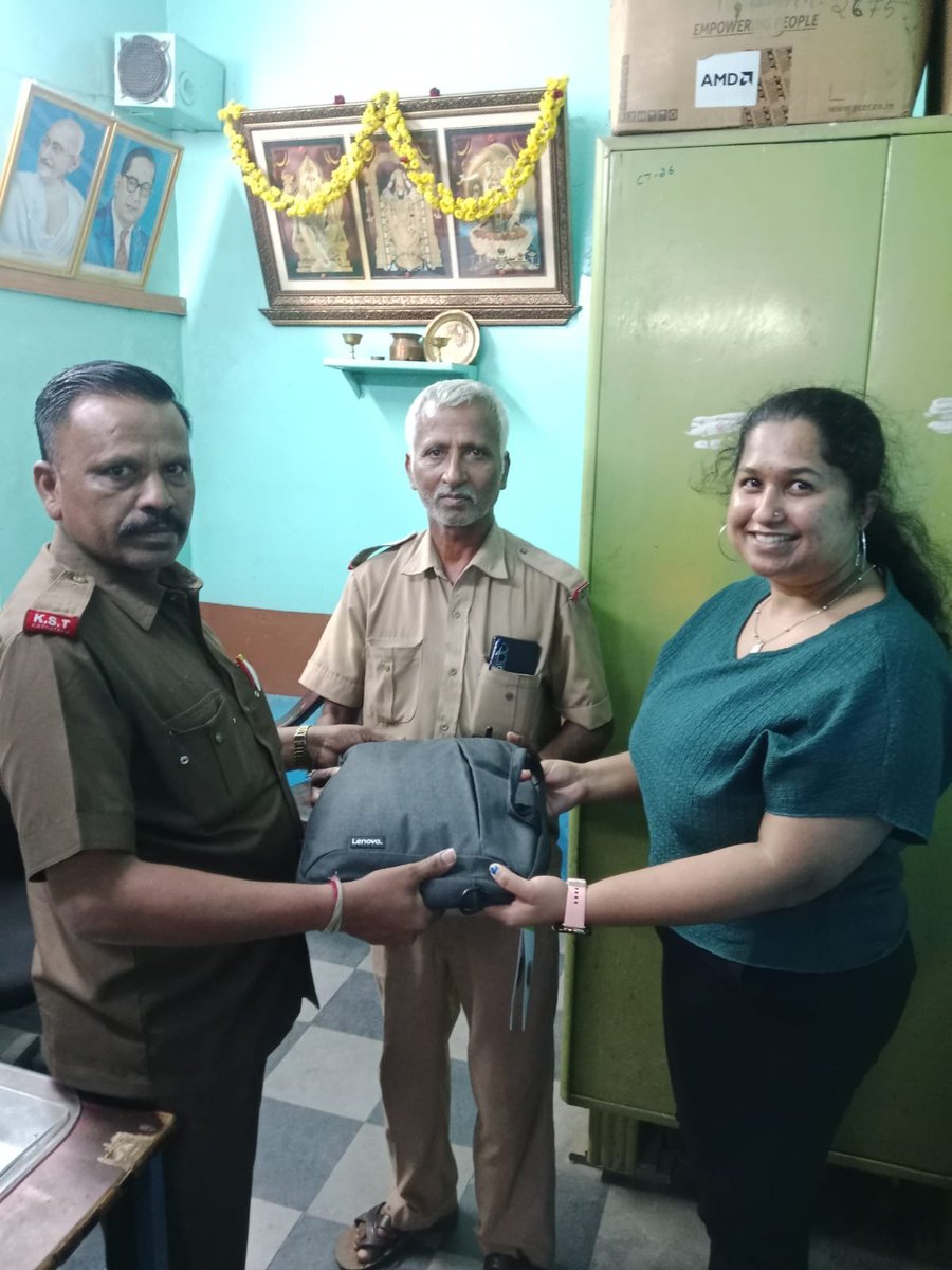 hebbarprajna_'s tweet photo. Co-passenger Maniteja had noticed the bag &amp; handed it to the crew. Got the Laptop when bus returned to Koramangala depot @ 10 PM. Deeply grateful to conductor Rudrappa &amp; driver Ellappa @BMTC_BENGALURU
Link to fb post
https://t.co/dPs5rsj53Y
#NammaBengaluru #KSRTC #UrbanTransport https://t.co/eQIUELqSlZ