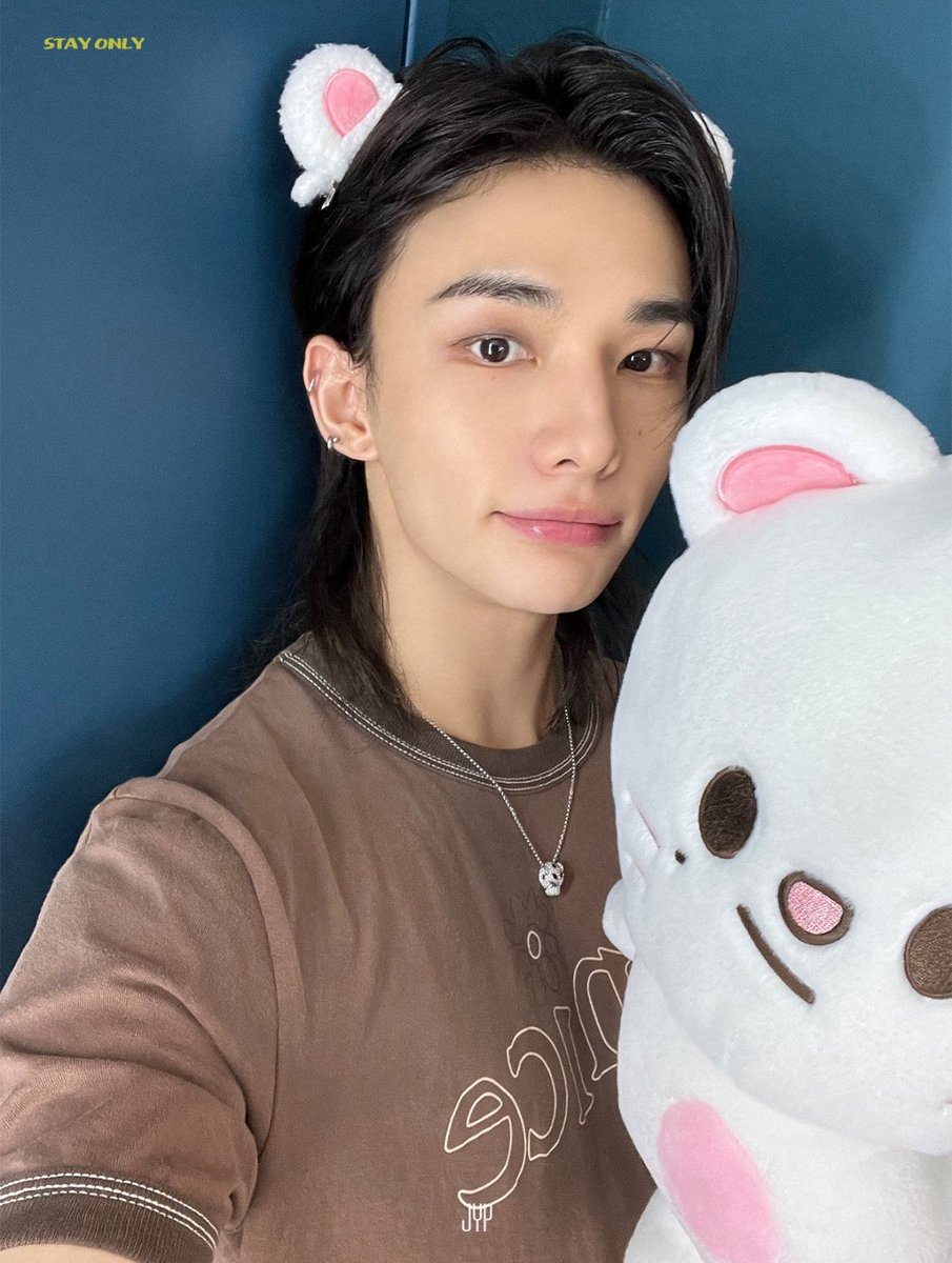 hyunjinpost's tweet photo. fans update https://t.co/2TEkXblMQ6