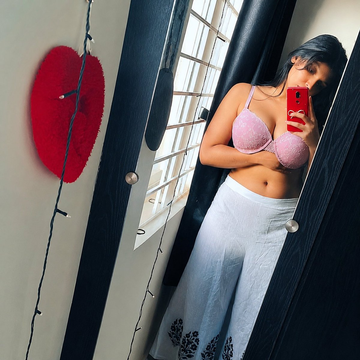 anavarind0's tweet photo. It's too late to wake up today.🥹 https://t.co/7ldwF7KIVj