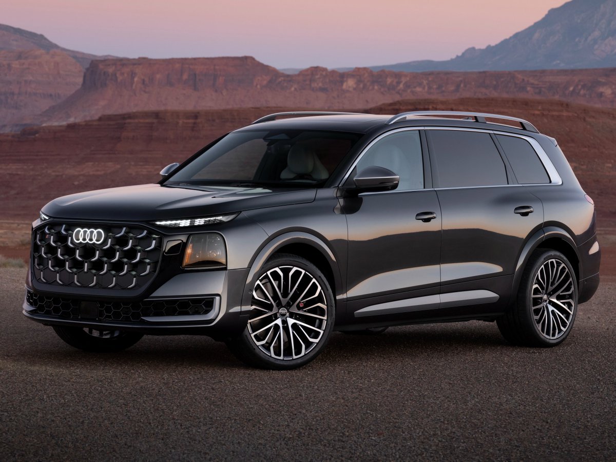 Earlsimxx's tweet photo. The new 2027 Audi SQ9 - flagship model for Audi, sold only to select markets like USA and Canada. The rest of the world gets a regular Q9.

Engine: 4.0L V8 twin-turbo, 591 hp and 590 lb.-ft.

Rivals: BMW X7, Mercedes-Benz GLS https://t.co/QU0VCdQCmo