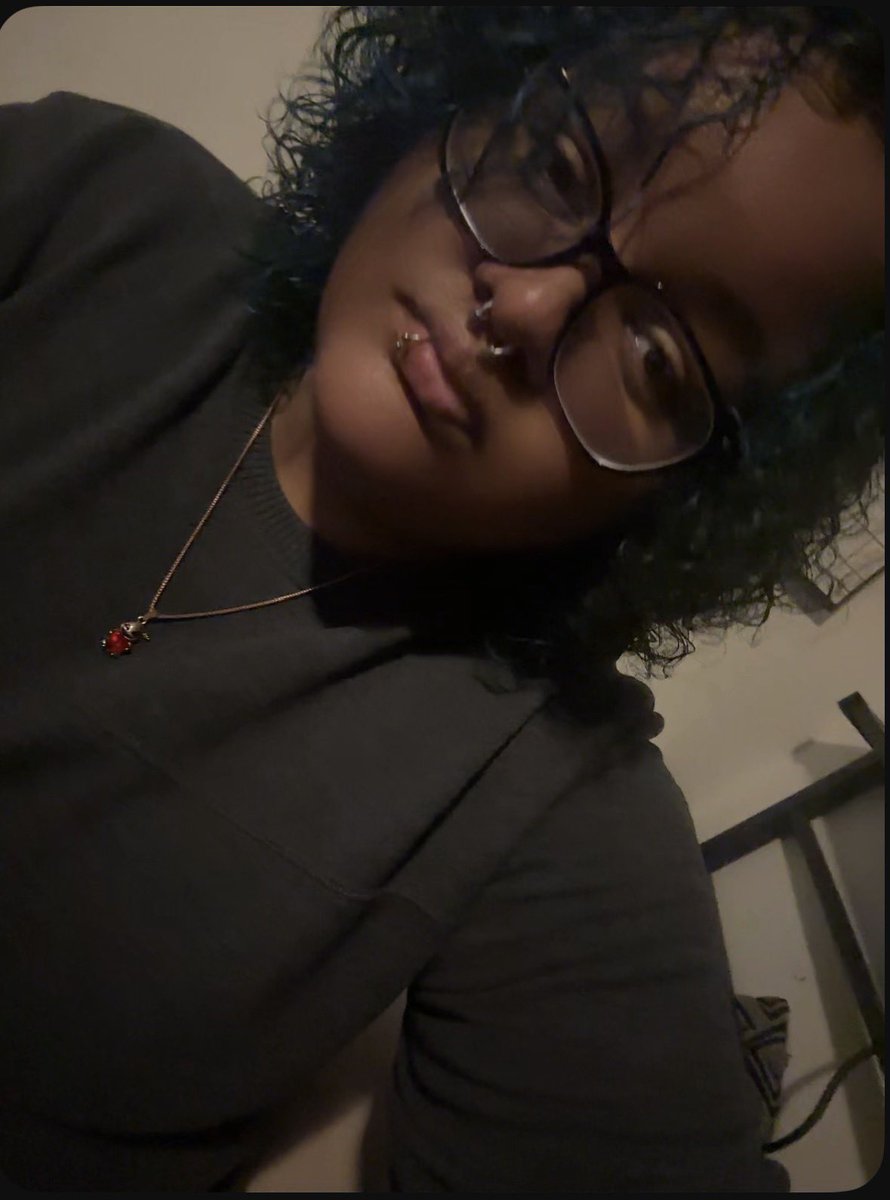 NaNa0lala's tweet photo. 『🐸• #moothunt #promotwt 🌱•』

 Looking for #artmoots 
☆ Nano , 18 , any pronouns
☆ I’m a CHUD at Fortnite
☆ I love black butler , drawing , childishgambino , making new friends , playing fortnite

#art #arttwt #childishgambino #fortnitetwt https://t.co/VhwSPyVuiL