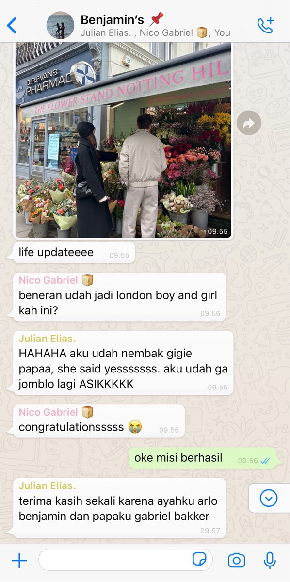 LINKEDINSILVEN's tweet photo. dewtee one tweet au, daily chat keluarga cemara arlo benjamin, edisi ian london trip bersama crush. https://t.co/DBxNJYM6SL