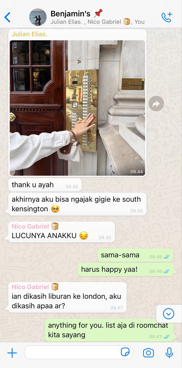 LINKEDINSILVEN's tweet photo. dewtee one tweet au, daily chat keluarga cemara arlo benjamin, edisi ian london trip bersama crush. https://t.co/DBxNJYM6SL