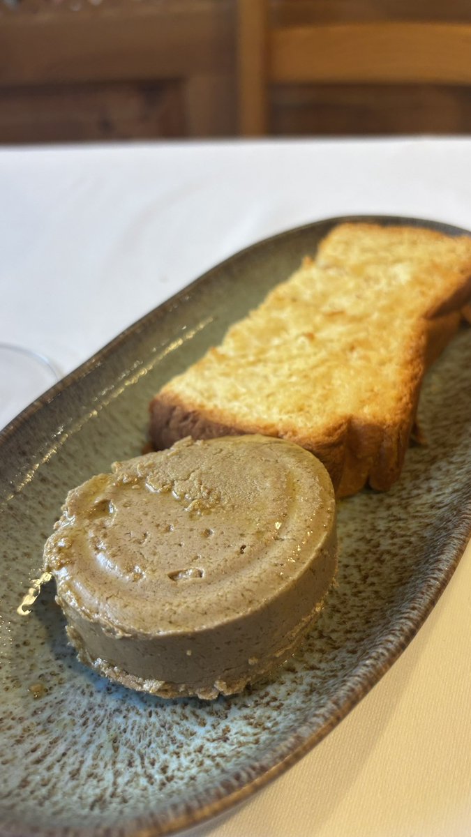 EVernacci's tweet photo. Gran etapa de nuevo en Gueyü Mar.
Pate de sardinas.
Andaricas que hablan bable y con soltura. https://t.co/TK3GzDT2C4