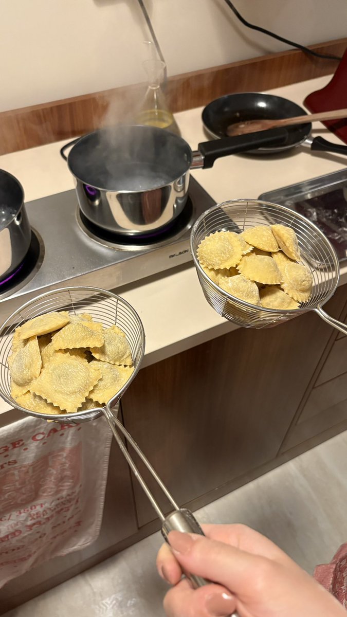 Anoodrr's tweet photo. Best pasta we’ve ever had 🤌🏻💘 https://t.co/TRNobdEddQ