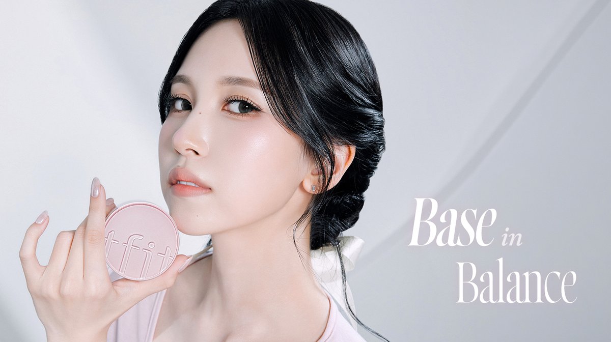 TFIT_KR's tweet photo. BASE IN BALANCE

모든 순간이 균형을 이룰 때
비로소 완성되는 베이스.

TFIT이 제안하는 새로운 베이스 루틴을 만나보세요. 🩰✨

COMING SOON 
08.01 무신사 단독 선런칭