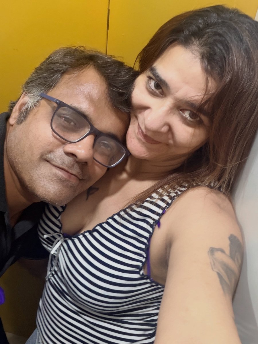 thala_speaks's tweet photo. Read this caption and tell me we’re not living in a simulation. 🤯

An anniversary gift like this is wild. Social media is officially unpredictable. https://t.co/jfxl02b79K