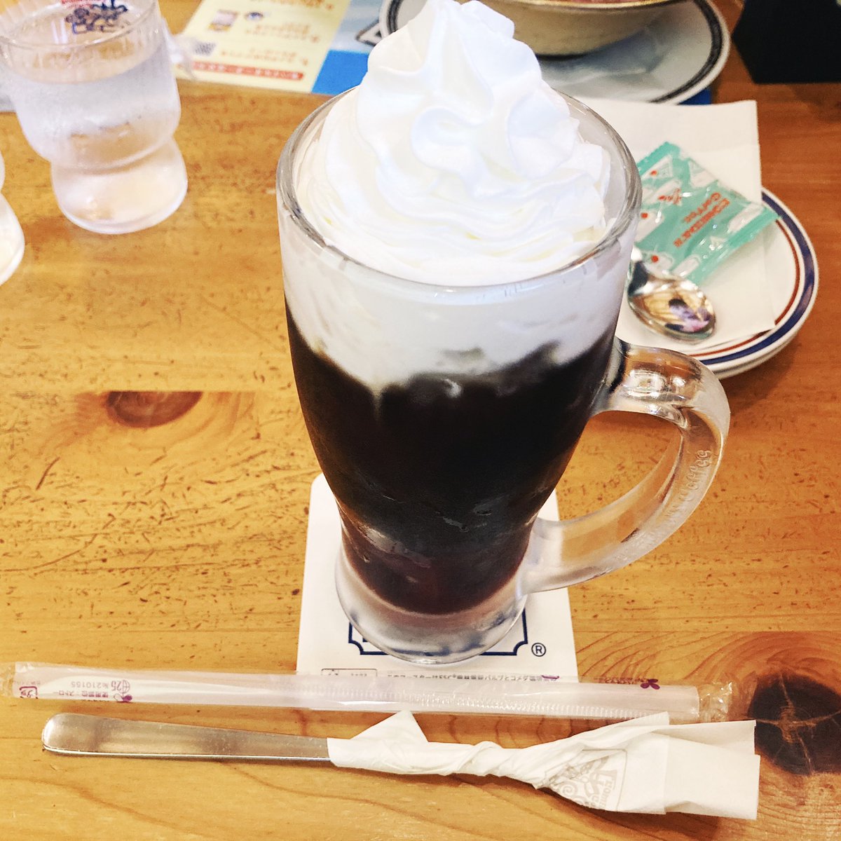 404kiritori's tweet photo. 休日。
ちいかわとコメダ。
しあわせ。 https://t.co/sULBZHnFl1