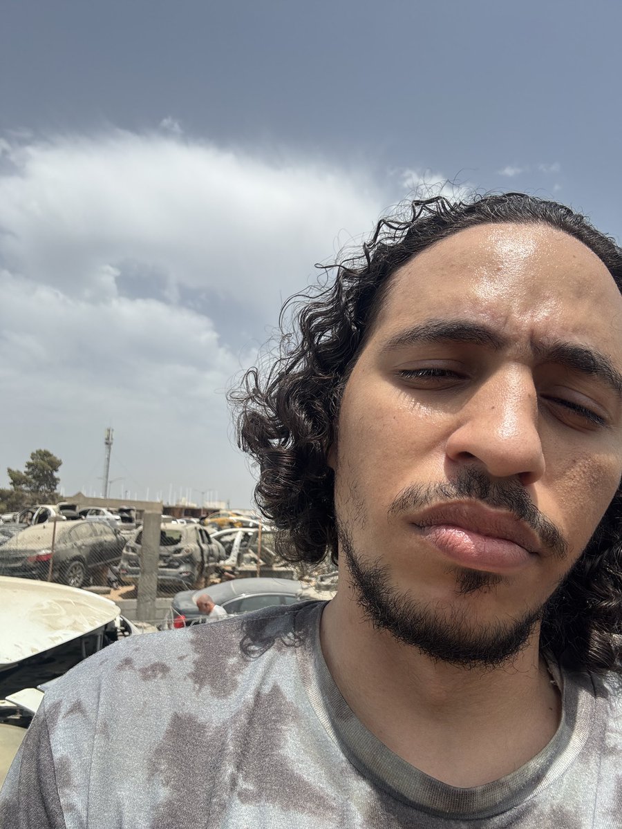 omar_mu__'s tweet photo. تزيد قوة التحمل وانك تقعد تريس واحرش لما تلف في رابش ساعة 2 ظهر  فدرجة حرارة 37/40 https://t.co/Gn8PMUznb0