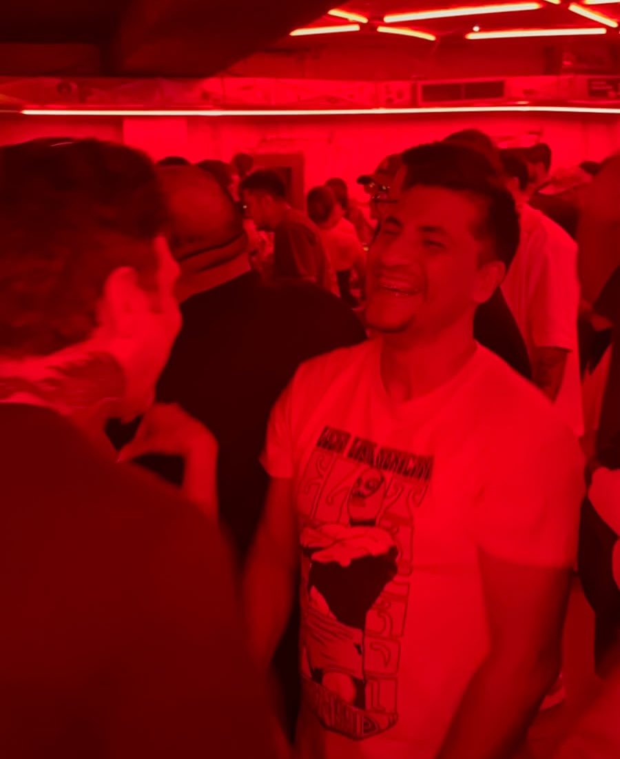 djSanPler's tweet photo. hey hey muy buenos monentos en el cuartel  San-Pler  dj set en Bar americas GDL  hola amig@s aqui les dejo unas fotos de esa maravillosa noche!  La musica nos une! https://t.co/AHZZ3uZMSK