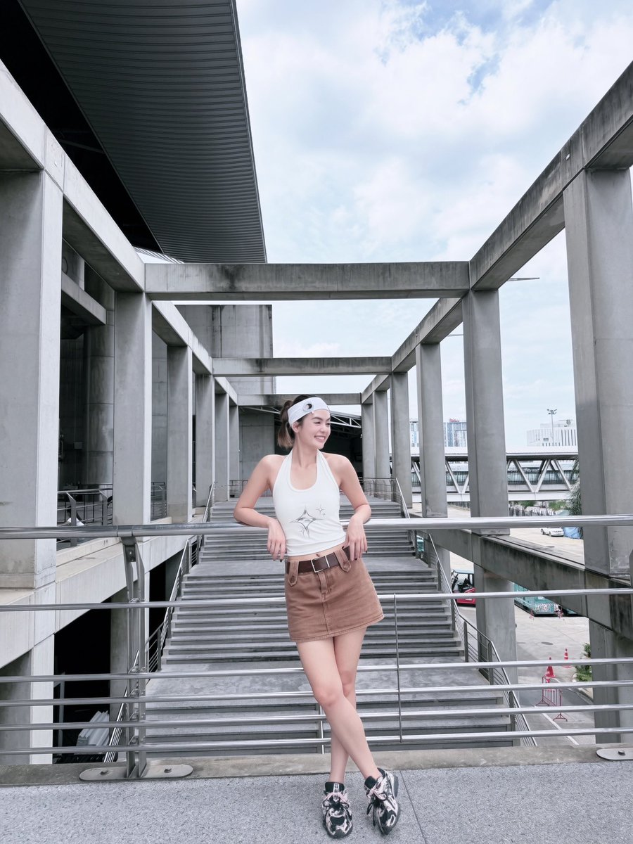 pitchafern's tweet photo. มีแต่ตรงบันได บันได และบันได545544555

#BUS_LIGHTASONE https://t.co/BBjWdUIjl5