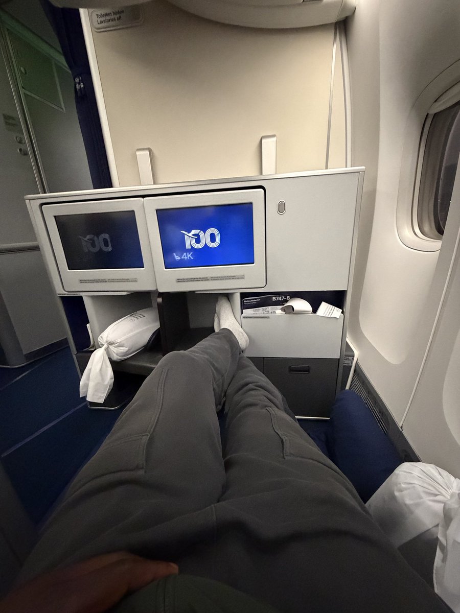 ClementNd0u's tweet photo. @AmbPeschke Recently enjoyed the ride on the Queen of the sky … 🫡 https://t.co/X6WyNwOtLY