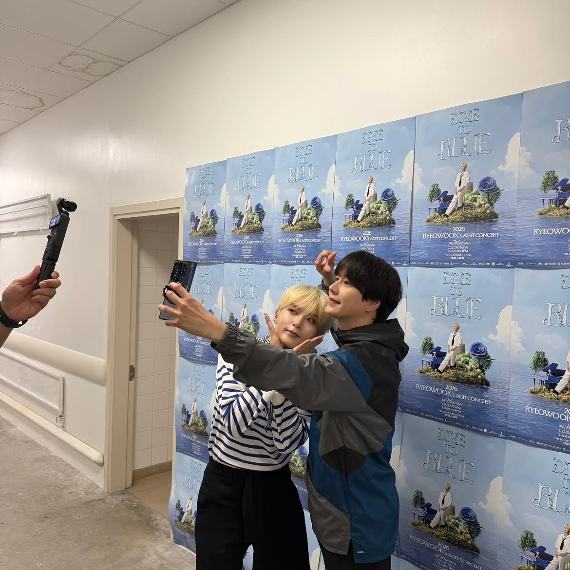 baguettekyu's tweet photo. Wookie's instagram update with

Kyu 💙 https://t.co/0dld4BTaa4