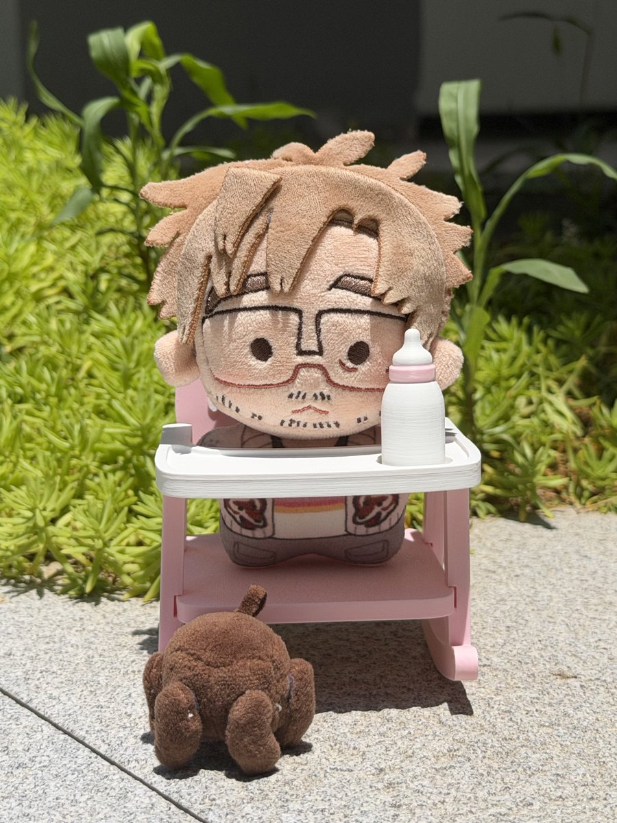KikoGo0601's tweet photo. 🍓🪑 STRAWBERRY ROCKING CHAIR IS HERE!
A cozy strawberry rocking chair for your little baby to enjoy sunny days. ☀️🍓

🔹Cute strawberry design
🔹Perfect for doll photos ✨
🔹Includes mini baby bottle accessory
🔹Worldwide shipping 🌍
🔹ORDER NOW

Link：https://t.co/XAXZWXxpUy https://t.co/WrzC8FSzQ4