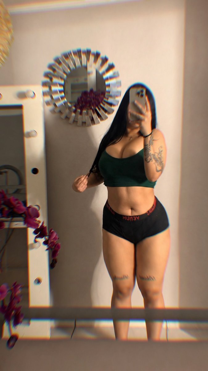 valentinaxd333's tweet photo. Qué calor tengo 🔥🔥 https://t.co/RPBBy7bjsC