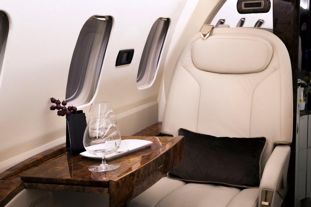 PiaggioA's tweet photo. The P.180 cabin is designed to turn every journey into an experience. Crafted for those who appreciate refined details and the elegance of timeless Italian style. https://t.co/dRoHhLac1D