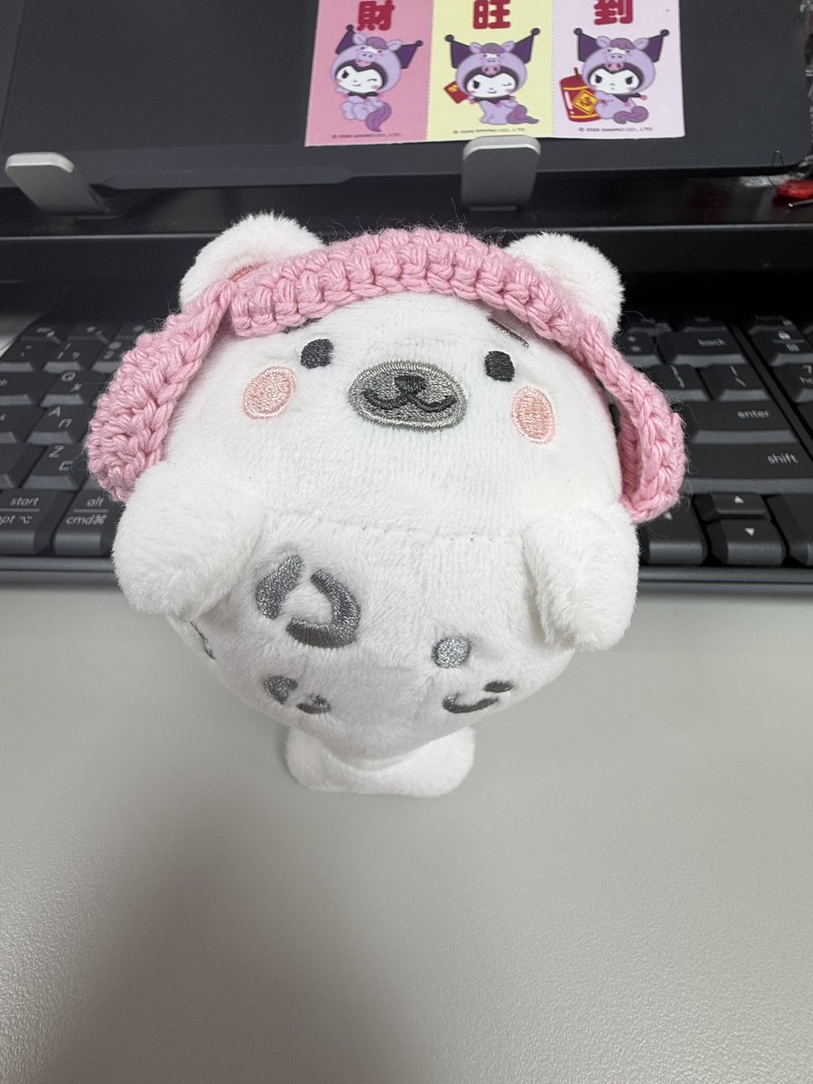 niki_nsomnia's tweet photo. 粉肝髮帶真的比預料的難做😌
做到第三個才稍微滿意一點前面兩個都好醜
最後一張圖代表我ㄉ內心
應該先把狐狸髮帶都做完有空才會做ㄌ雖然不知道這個還會不會有人要感覺比狐狸女僕ㄉ市場小（？🤔 https://t.co/JlR3Lf6fSN