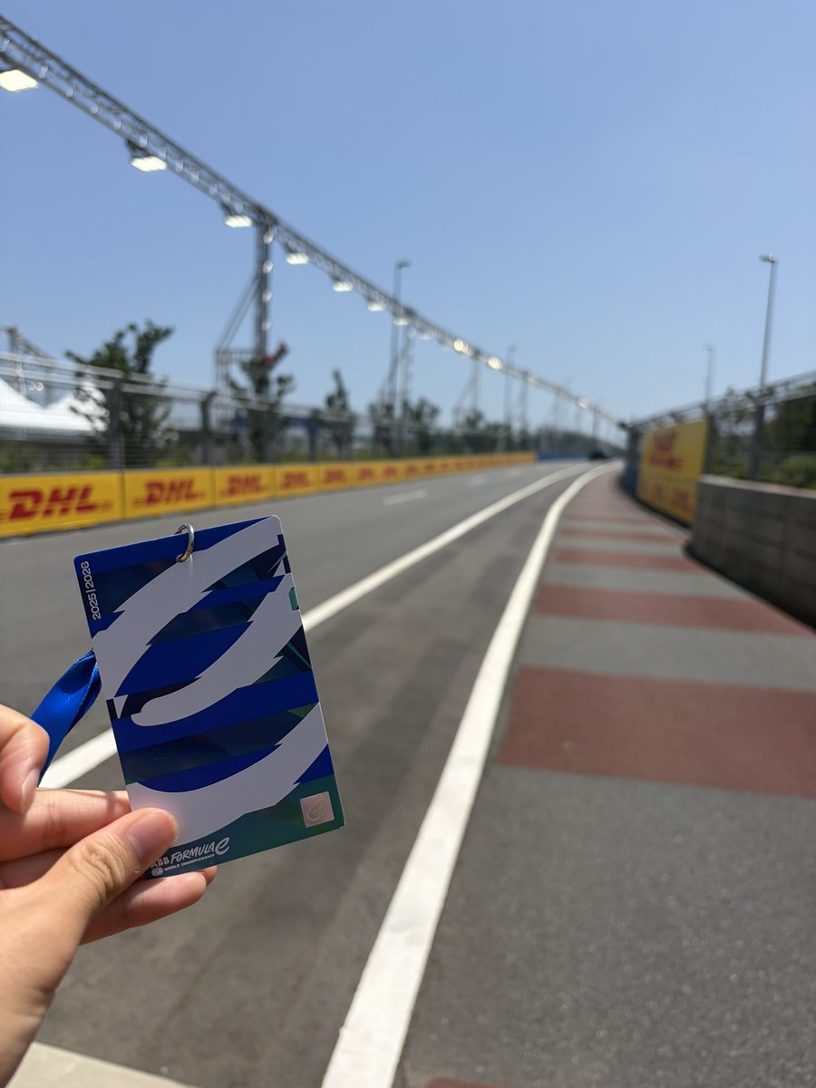 Maca446's tweet photo. FormulaE🤙 https://t.co/QyWwVy7vqM