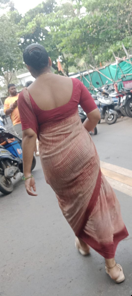 Kumar10270's tweet photo. bhabhi ke gand mein land dalkar tab chalo land ko Chus Chus kar Pani chhua deta Hai bhabhi https://t.co/49TxRTCyJt
