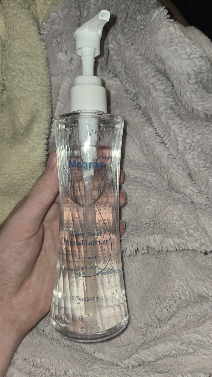 DylanTooken's tweet photo. Thanks for the lube! It's good quality, doesn't get sticky, and is easy to clean off. @Lin7kqgz https://t.co/cZtSknPVUr