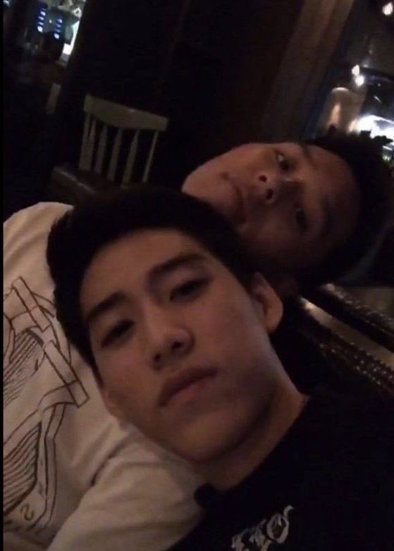 pihsmasowt's tweet photo. i รู้สึกว่า i มีกำลังใจที่จะไปโรงเรียนทุกวันอะ ตั้งแต่ i เจอ you นะ i มองคนบนโลกนี้หล่อน้อยลง จริงๆคือแบบว่า you เป็น standard ใหม่ในชีวิต i https://t.co/AKeWbV7U8W