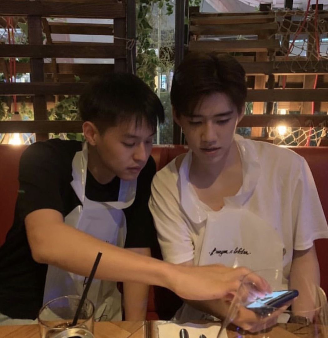pihsmasowt's tweet photo. i รู้สึกว่า i มีกำลังใจที่จะไปโรงเรียนทุกวันอะ ตั้งแต่ i เจอ you นะ i มองคนบนโลกนี้หล่อน้อยลง จริงๆคือแบบว่า you เป็น standard ใหม่ในชีวิต i https://t.co/AKeWbV7U8W