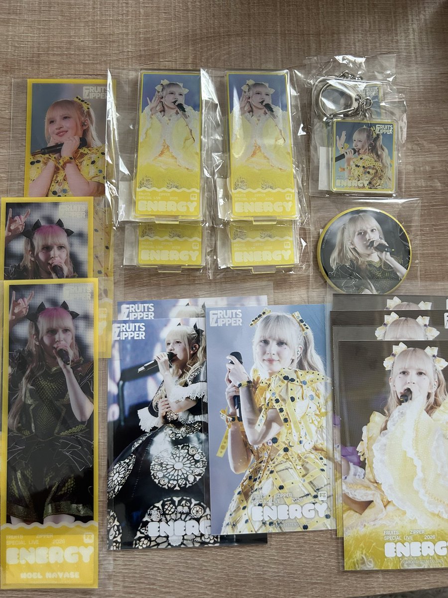 82Gqv's tweet photo. FRUITS ZIPPER すきくじ ENERGY

譲　画像

求　買取(定価＋送料)
　　異種 月足>櫻井

できるだけまとめて買取してくださる方優先です。
お心当たりの方はぜひお声かけください！！

#FRUTSZIPPER
#すきくじ
#ENERGY
#アイドル https://t.co/5ata9dQzIB