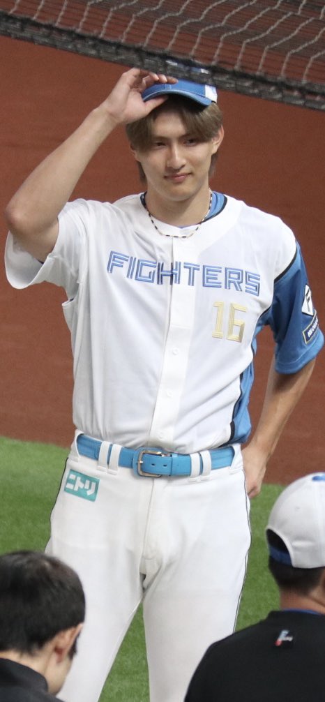 kas_picture's tweet photo. 達孝太 顔
7.29 エスコンフィールド北海道 全体練習
#達孝太 
#lovefighters https://t.co/qbDTM6tObG