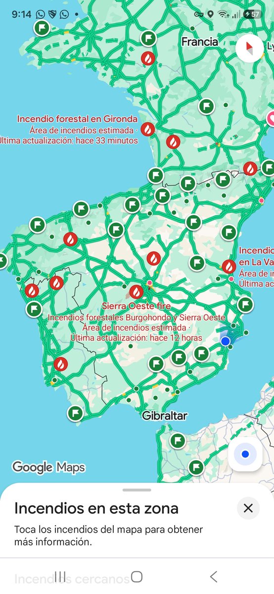 Reii7u7's tweet photo. Si buscas incendio en Google Maps te aparece eso, nunca en mi vida había visto algo así en mis casi 23 años https://t.co/8L2MebzKgY