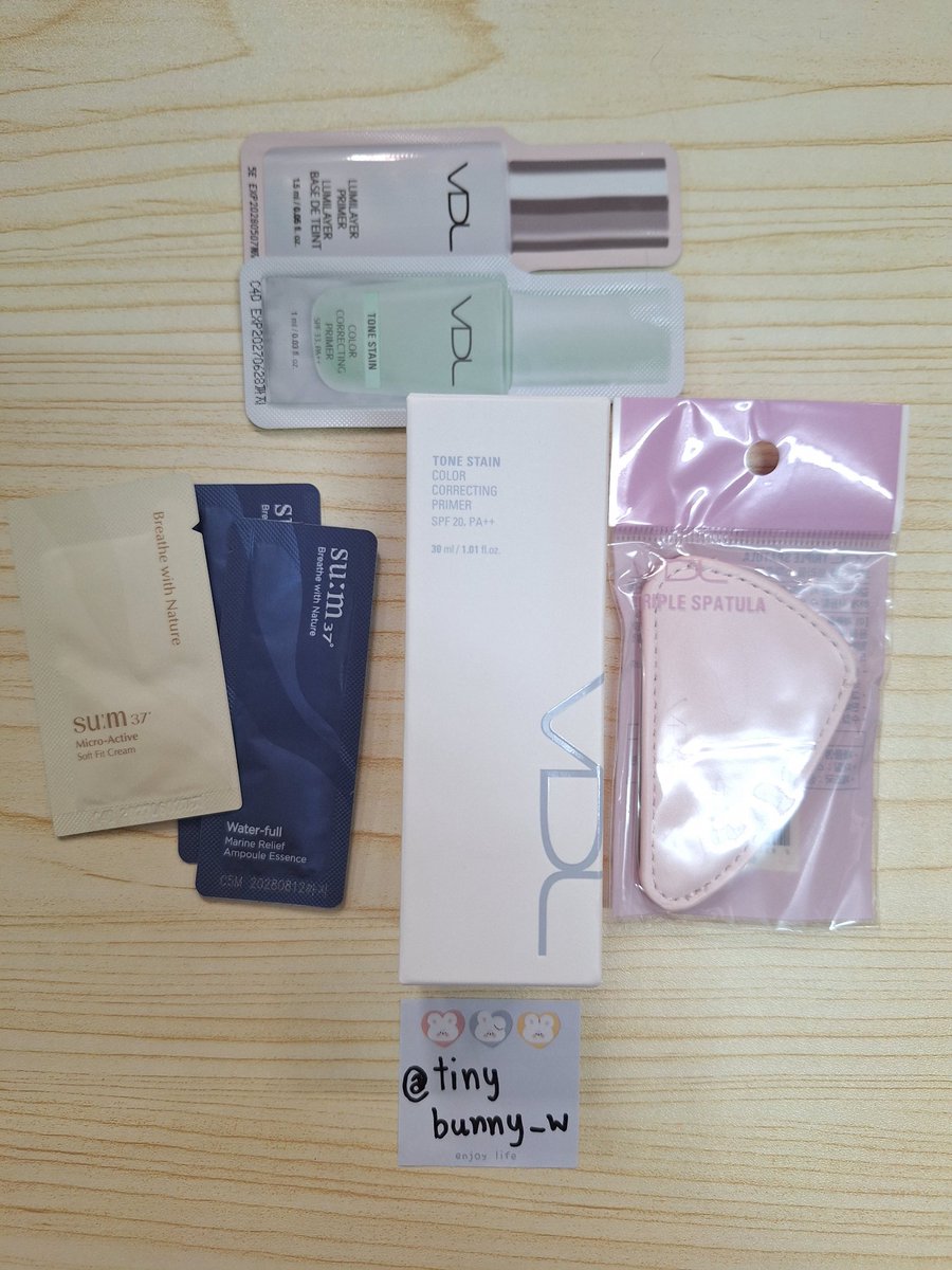 tinybunny_w's tweet photo. ส่งต่อค่ะ เบสฟ้า VDL Color correcting Primer 30ml สี 03 Serenity ของใหม่ค่ะ 300 บาท ส่งฟรีค่ะ แถมสปาตูล่าตามรูปค่า #ส่งต่อเครื่องสำอางค์ #ส่งต่อเครื่องสําอางค์มือสอง #ส่งต่อสกินเเคร์ #สกินแคร์มือสอง #ส่งต่อคสอมือสอง #ส่งต่อคสอ #VDL https://t.co/620rxUxVCY