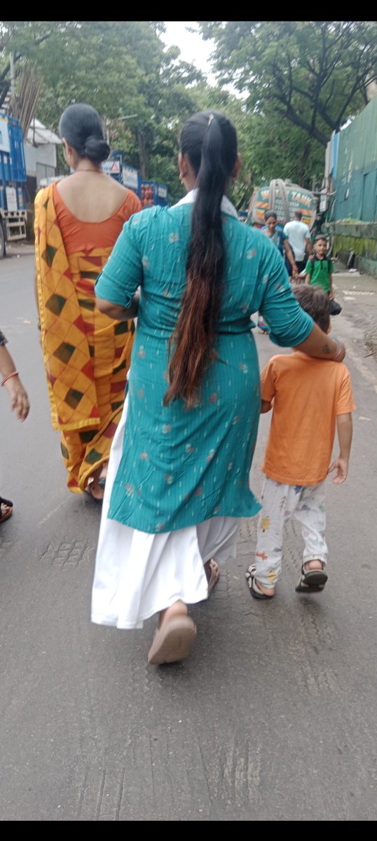 Kumar10270's tweet photo. up wali bhabhi hai Gand mein land jabardasti leti Hai khud Se https://t.co/02CxRQDvl8