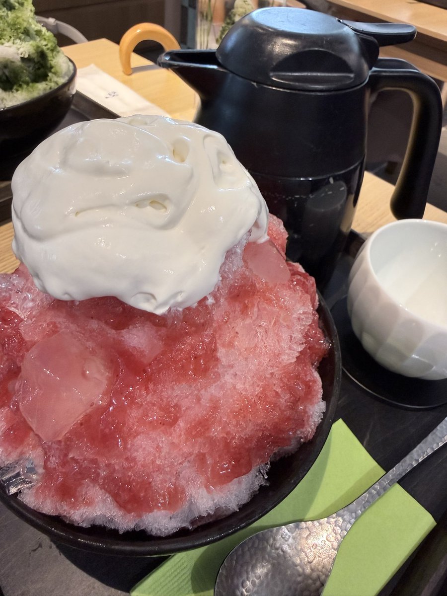 ayamai0801's tweet photo. ここ数日ライブで東京に行ってたよ〜！🗼✨

初の日本の夏、香港とはまた違う暑さで凄かった…！💦

美味しいものたくさん食べて幸せだったんだけど、実はエアコンがないお店で熱々の鉄板焼きそばも食べました🔥（笑）

日本に行けたのが嬉しすぎて、暑さも私の食欲を止められなかったみたい🤤💖 https://t.co/FlPARla0iI