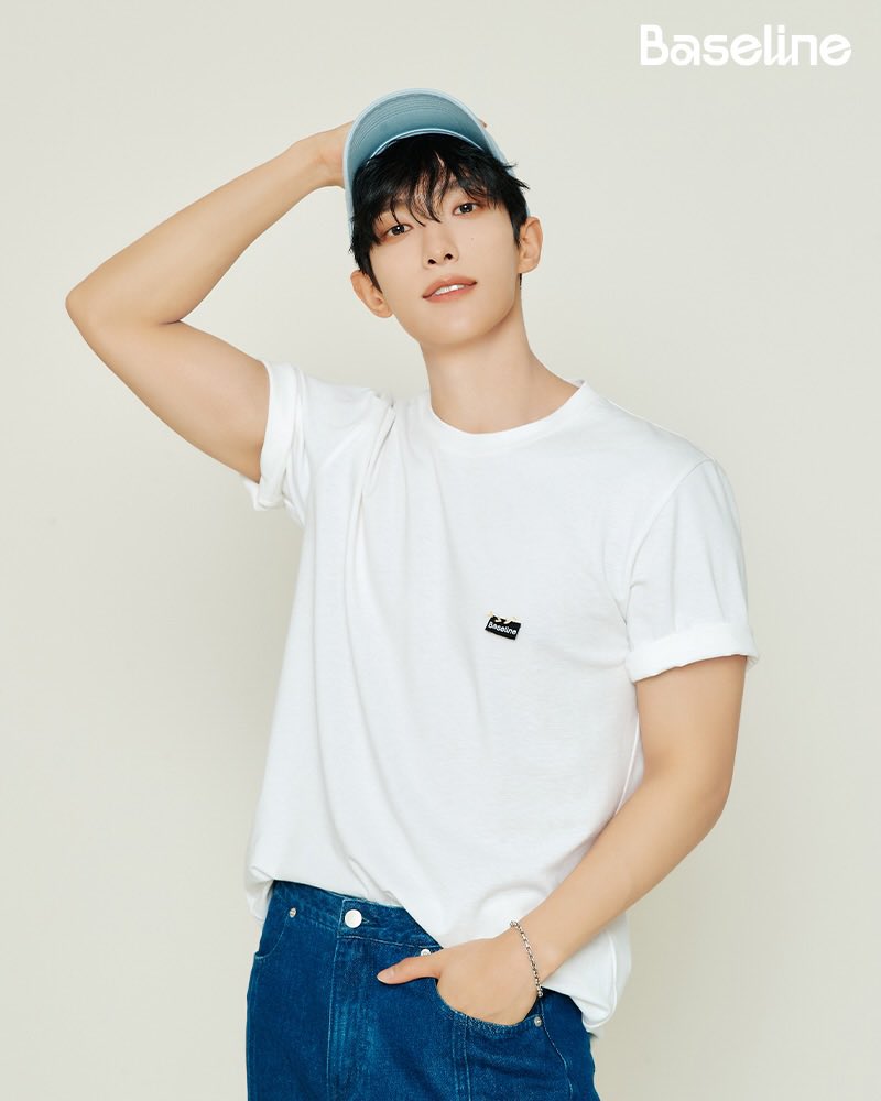 KyeomsBaekery's tweet photo. MORE DOKYEOM PICS FOR BASELINE😭🤍 #도겸 

What a man…… https://t.co/Nqcopi0JVB